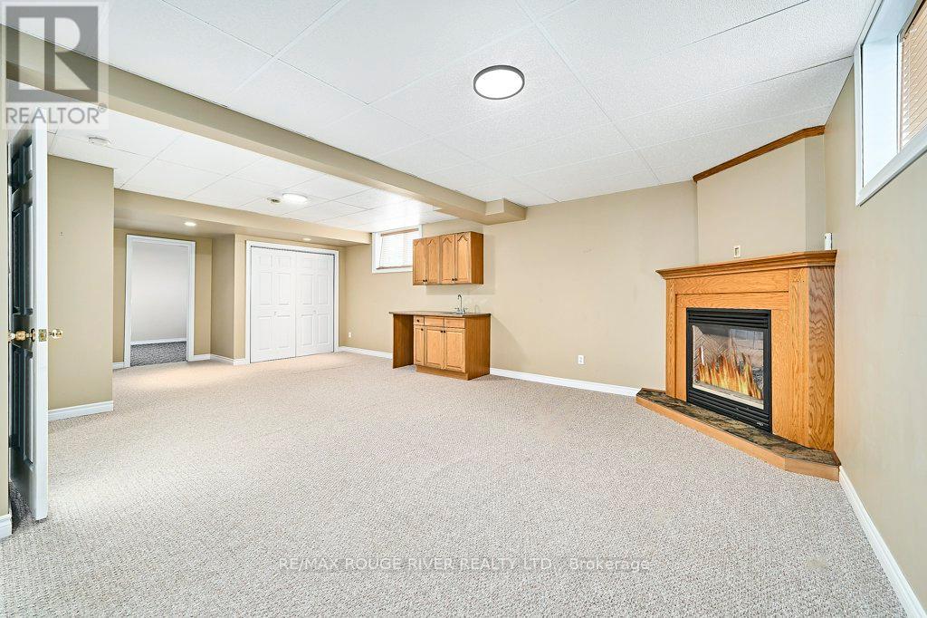 26 Eakins Crescent, Kawartha Lakes (Lindsay), Ontario  K9V 6J9 - Photo 35 - X12764074