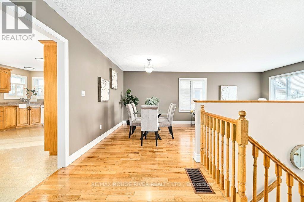 26 Eakins Crescent, Kawartha Lakes (Lindsay), Ontario  K9V 6J9 - Photo 7 - X12764074