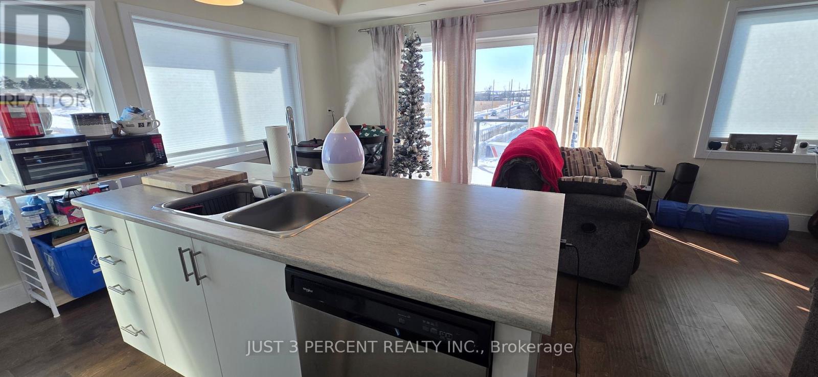 309 - 340 Florence Drive, Peterborough (Monaghan Ward 2), Ontario  K9J 0K4 - Photo 6 - X12764134