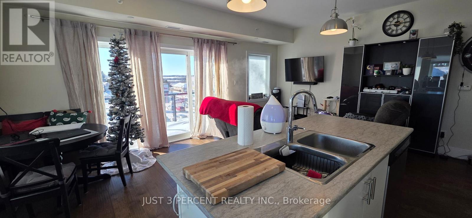 309 - 340 Florence Drive, Peterborough (Monaghan Ward 2), Ontario  K9J 0K4 - Photo 7 - X12764134