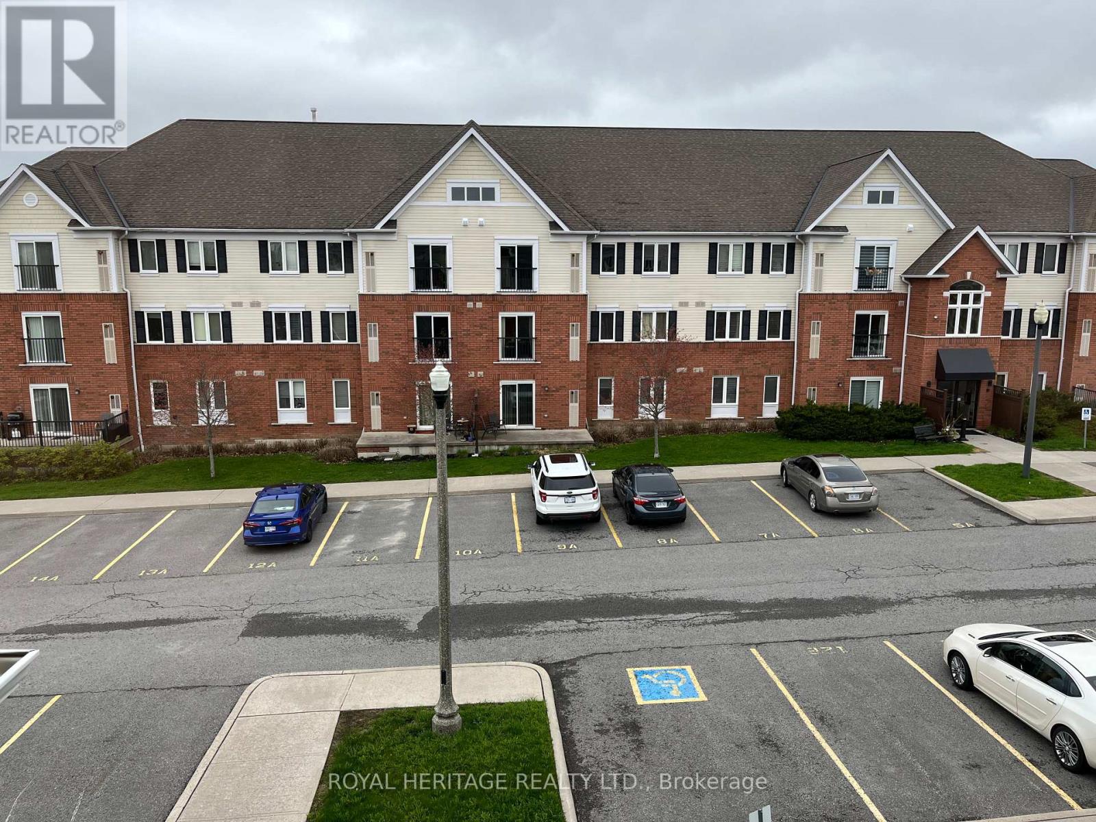 307 - 306 SPILLSBURY DRIVE, peterborough (otonabee ward 1), Ontario