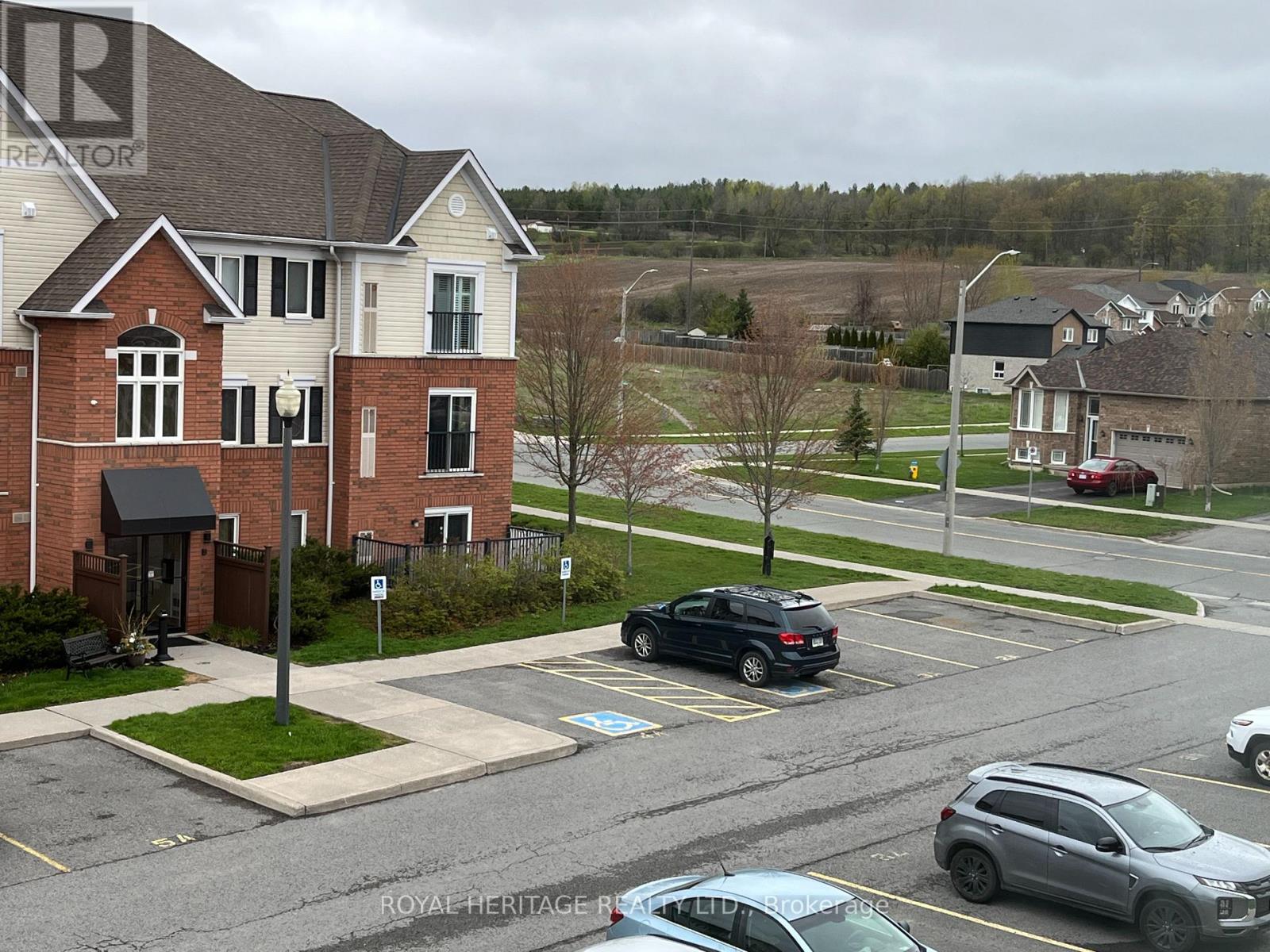 307 - 306 Spillsbury Drive, Peterborough (Otonabee Ward 1), Ontario  K9K 0B5 - Photo 2 - X12764852