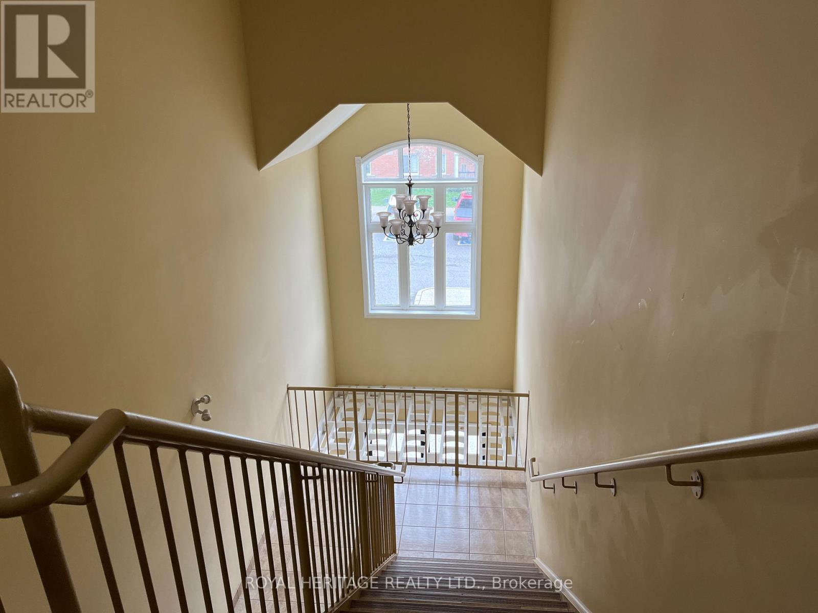 307 - 306 Spillsbury Drive, Peterborough (Otonabee Ward 1), Ontario  K9K 0B5 - Photo 3 - X12764852