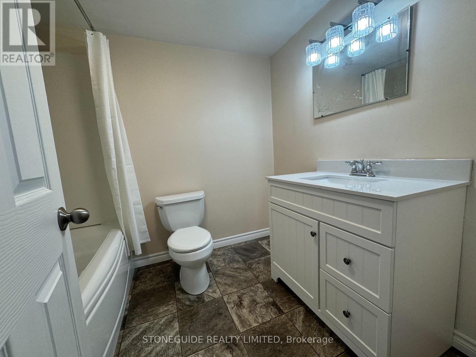 122 Fradette Avenue, Peterborough (Otonabee Ward 1), Ontario  K9J 1T5 - Photo 32 - X12764870