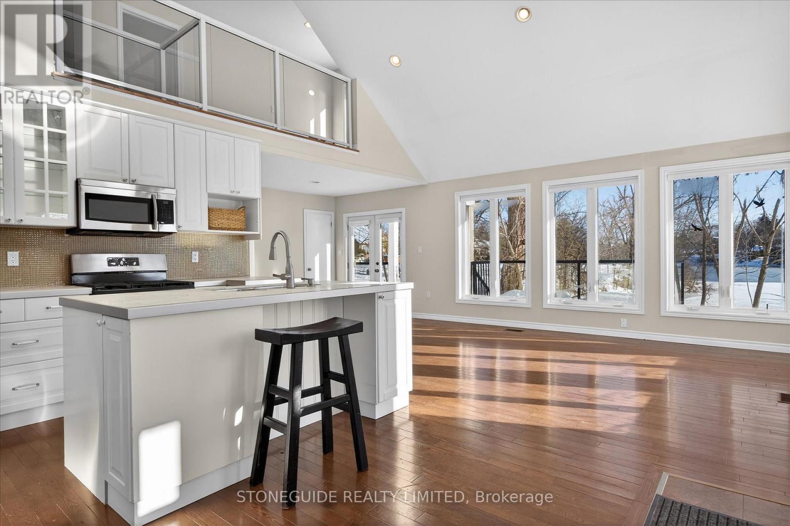 122 Fradette Avenue, Peterborough (Otonabee Ward 1), Ontario  K9J 1T5 - Photo 5 - X12764870