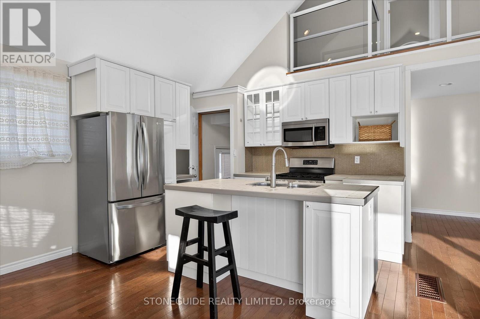 122 Fradette Avenue, Peterborough (Otonabee Ward 1), Ontario  K9J 1T5 - Photo 6 - X12764870