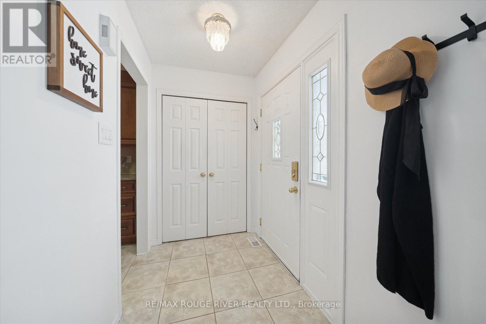 1212 Huntington Circle, Peterborough (Otonabee Ward 1), Ontario  K9K 2B9 - Photo 2 - X12765202