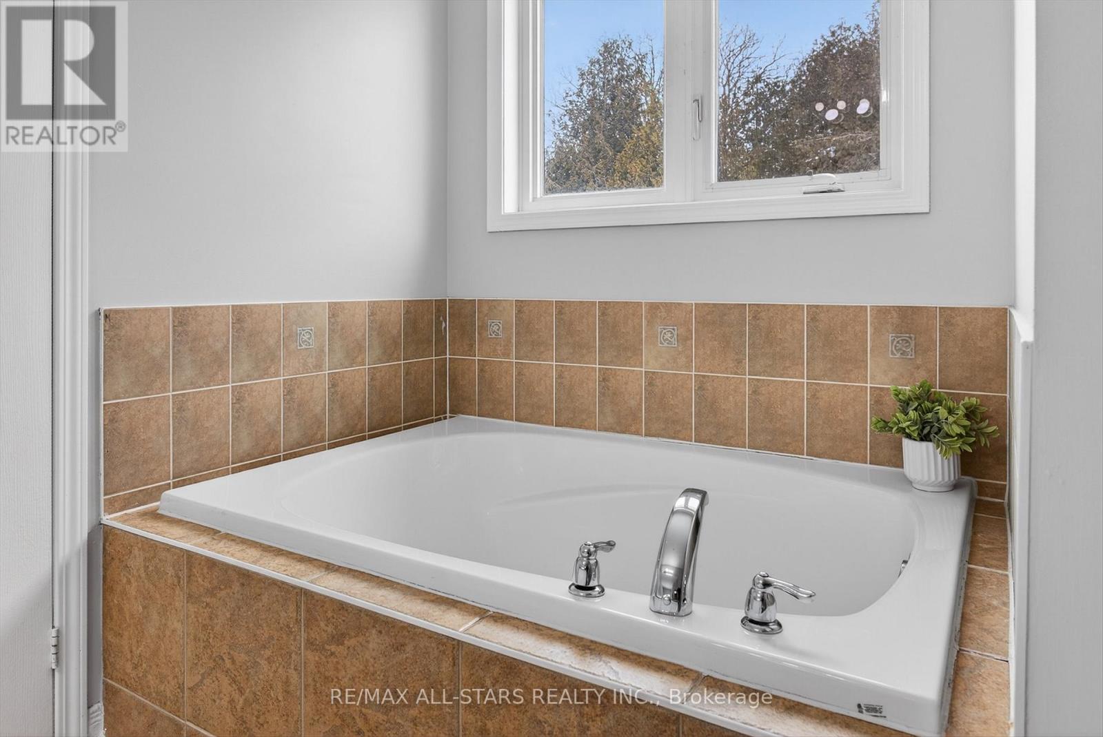 50 Cook Street, Kawartha Lakes (Lindsay), Ontario  K9V 0C6 - Photo 26 - X12765720