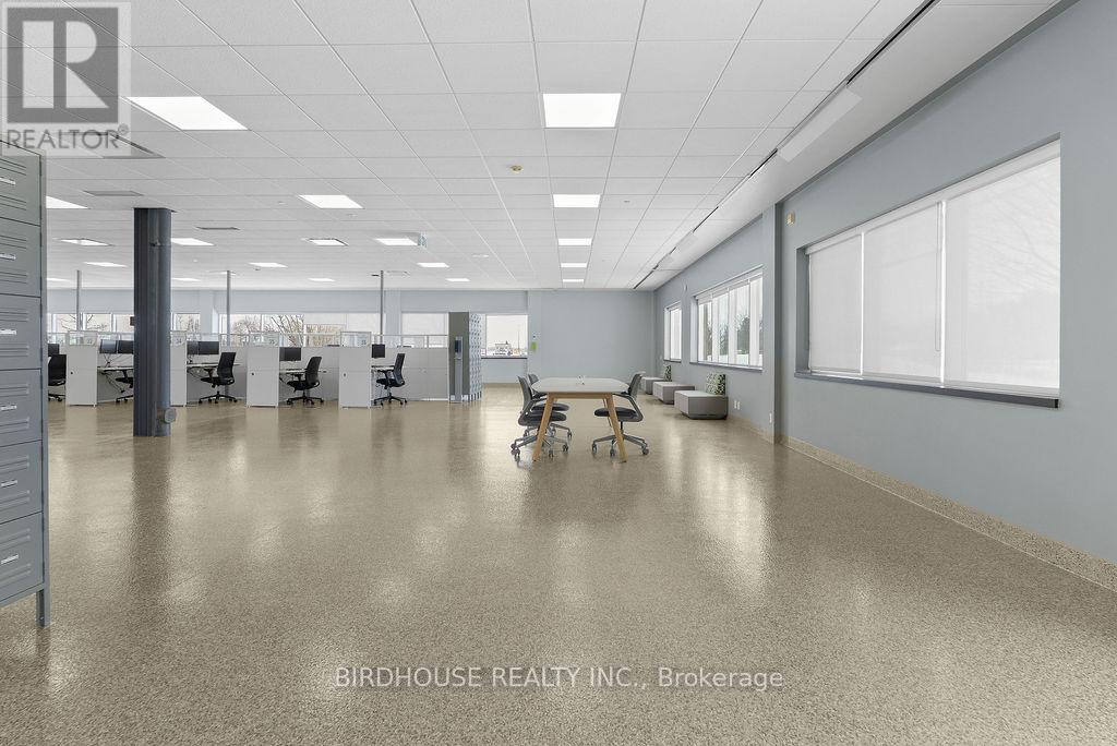 9000 Sq Ft - 336 Angeline Street S, Kawartha Lakes (Lindsay), Ontario  K9V 0J8 - Photo 12 - X12765914