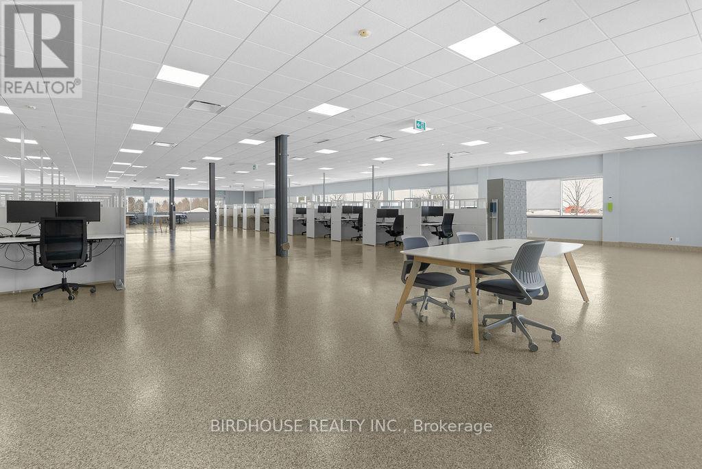 9000 Sq Ft - 336 Angeline Street S, Kawartha Lakes (Lindsay), Ontario  K9V 0J8 - Photo 13 - X12765914