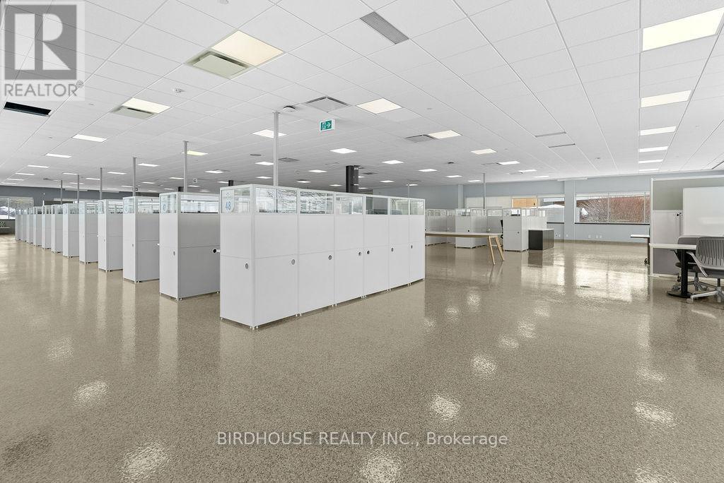 9000 Sq Ft - 336 Angeline Street S, Kawartha Lakes (Lindsay), Ontario  K9V 0J8 - Photo 18 - X12765914