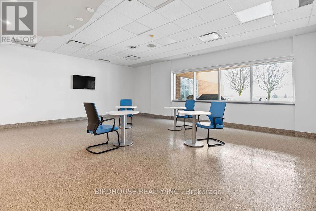 1800 Sq Ft - 336 Angeline Street S, Kawartha Lakes (Lindsay), Ontario  K9V 0J8 - Photo 13 - X12765928