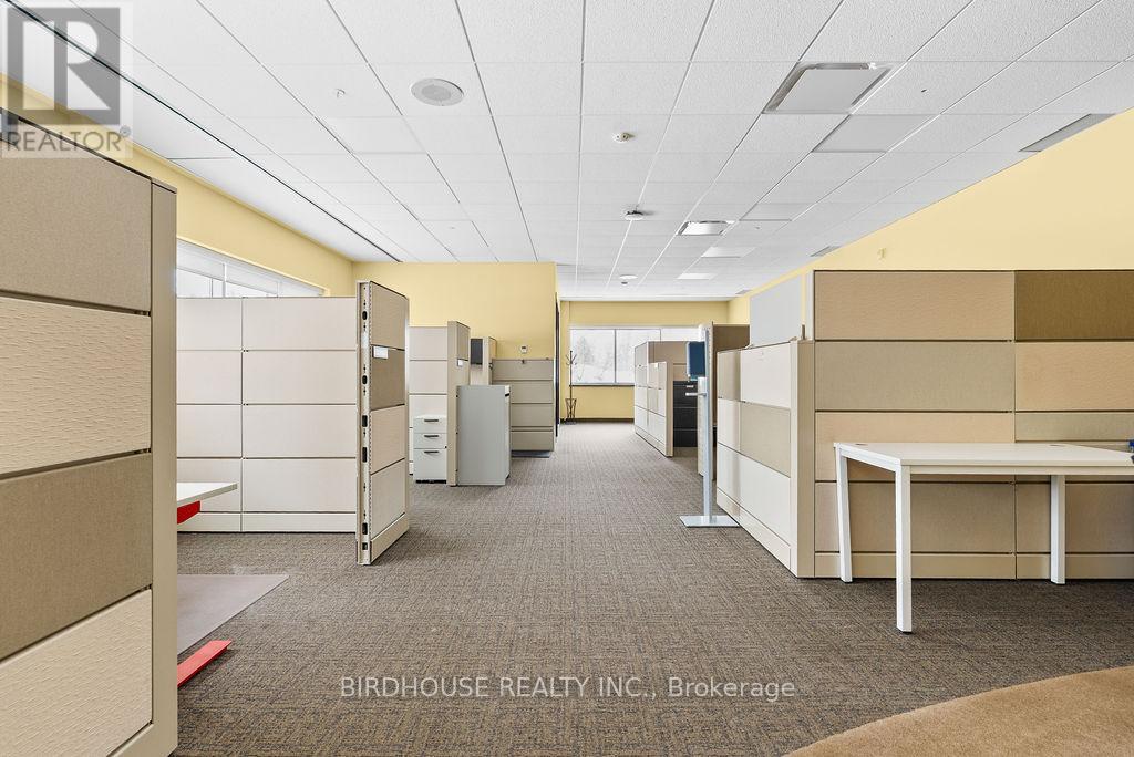 1800 Sq Ft - 336 Angeline Street S, Kawartha Lakes (Lindsay), Ontario  K9V 0J8 - Photo 5 - X12765928