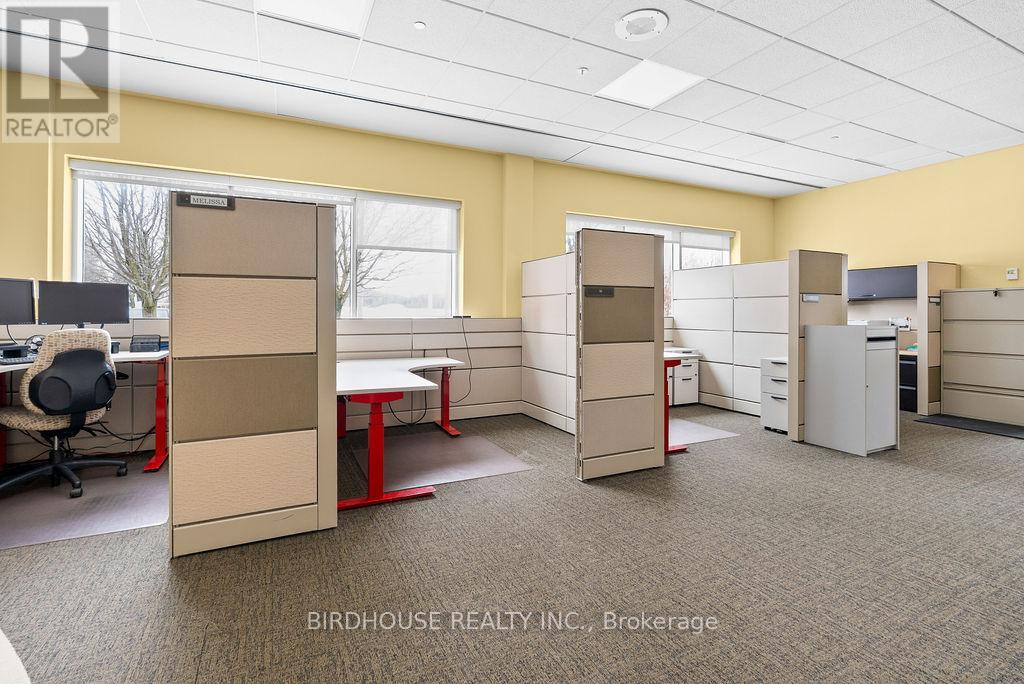 1800 Sq Ft - 336 Angeline Street S, Kawartha Lakes (Lindsay), Ontario  K9V 0J8 - Photo 6 - X12765928