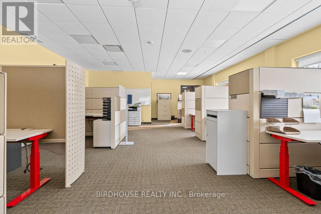 1800 Sq Ft - 336 Angeline Street S, Kawartha Lakes (Lindsay), Ontario  K9V 0J8 - Photo 7 - X12765928