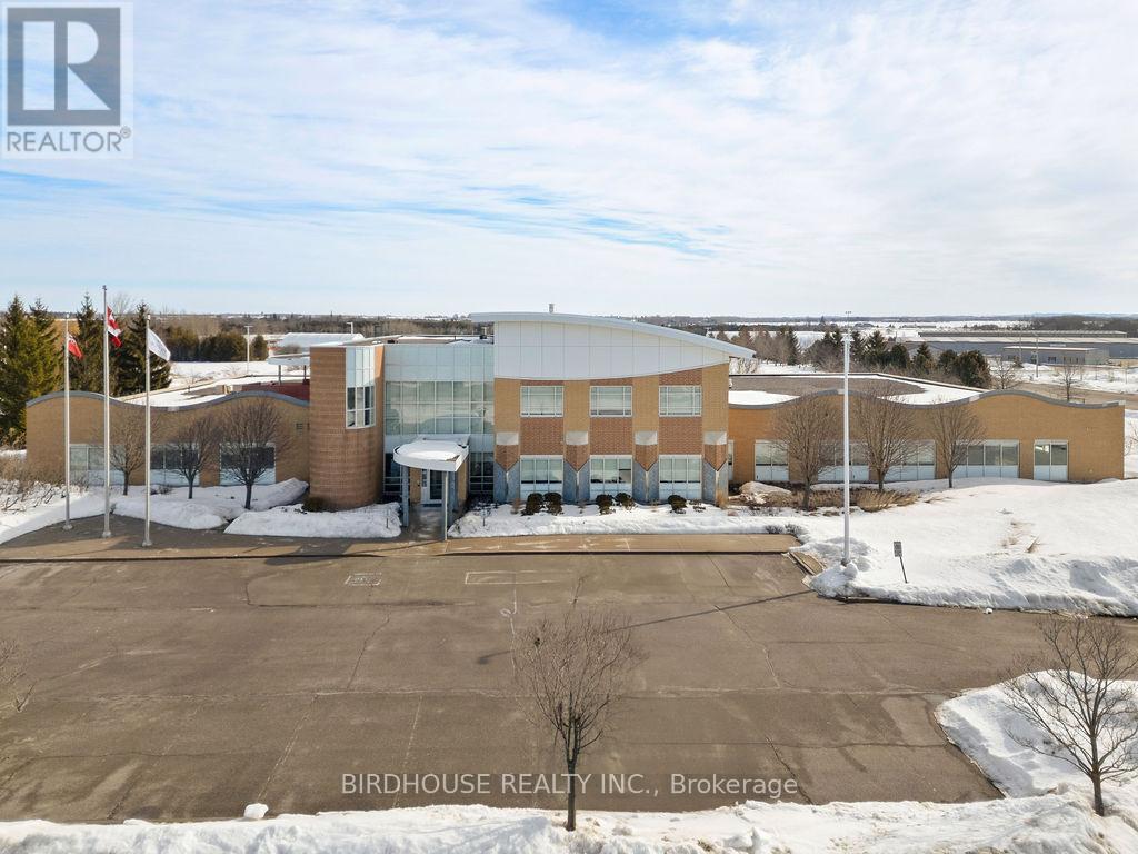 15000 SQ FT - 336 ANGELINE STREET S, kawartha lakes (lindsay), Ontario