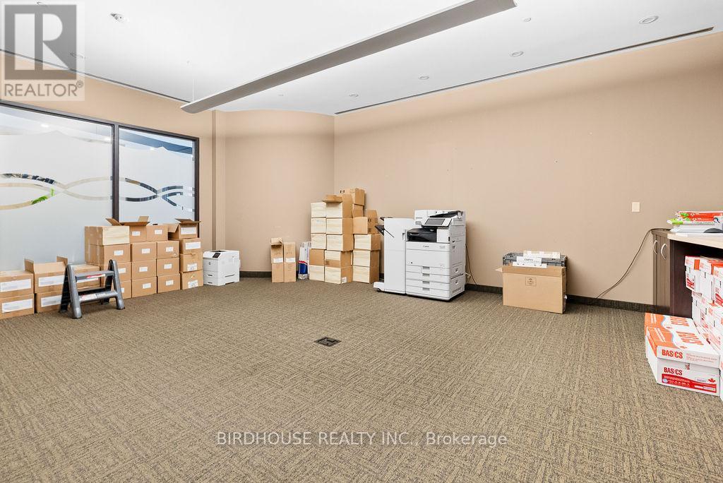 15000 Sq Ft - 336 Angeline Street S, Kawartha Lakes (Lindsay), Ontario  K9V 0J8 - Photo 15 - X12765936