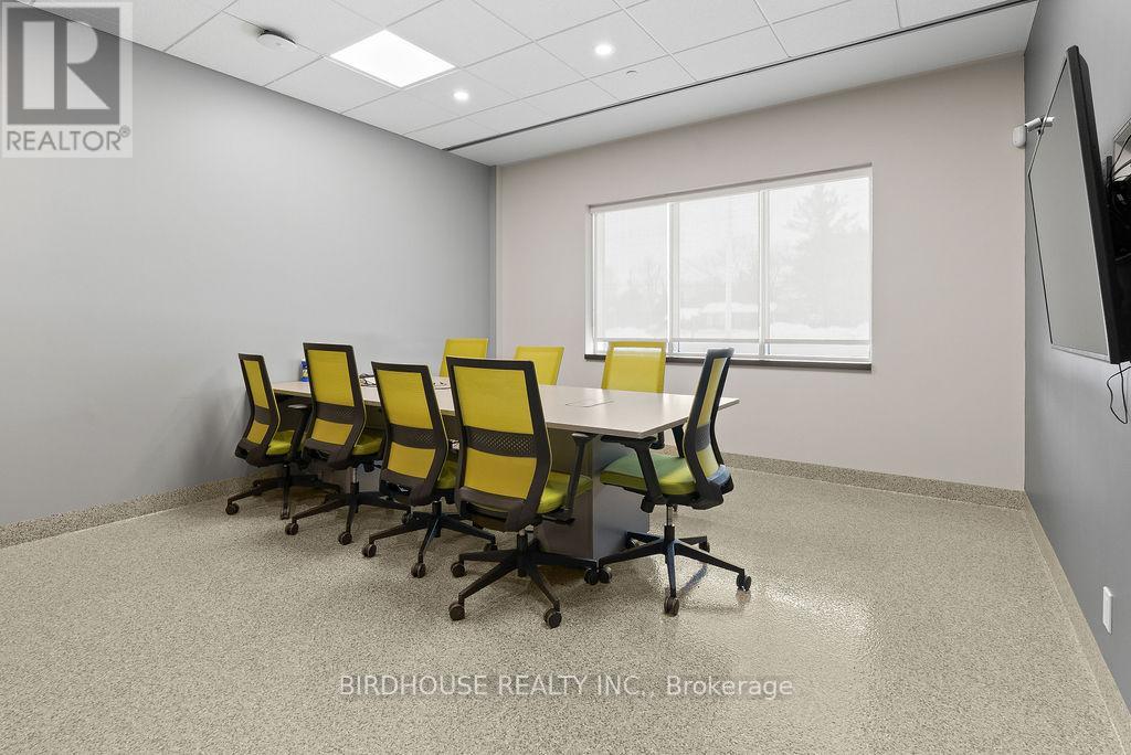 15000 Sq Ft - 336 Angeline Street S, Kawartha Lakes (Lindsay), Ontario  K9V 0J8 - Photo 25 - X12765936