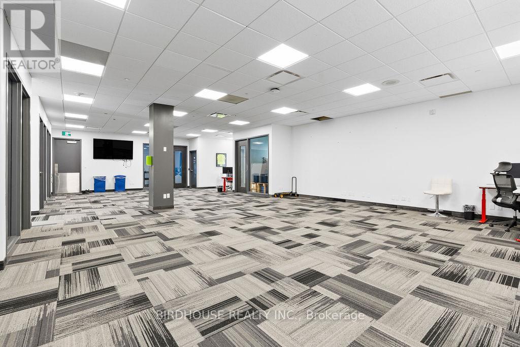 2300 Sq Ft - 336 Angeline Street S, Kawartha Lakes (Lindsay), Ontario  K9V 0J8 - Photo 10 - X12765942