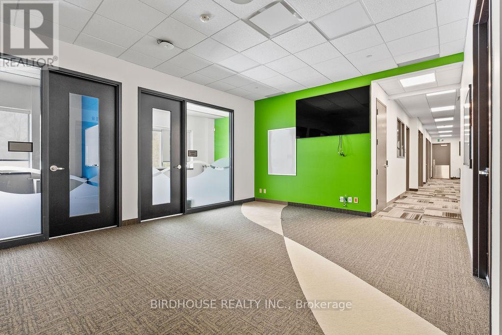 2300 Sq Ft - 336 Angeline Street S, Kawartha Lakes (Lindsay), Ontario  K9V 0J8 - Photo 6 - X12765942