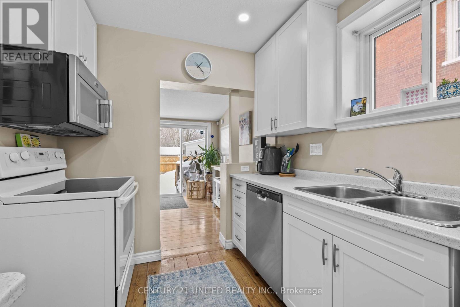 147 Lake Street, Peterborough (Town Ward 3), Ontario  K9J 2H2 - Photo 11 - X12766118