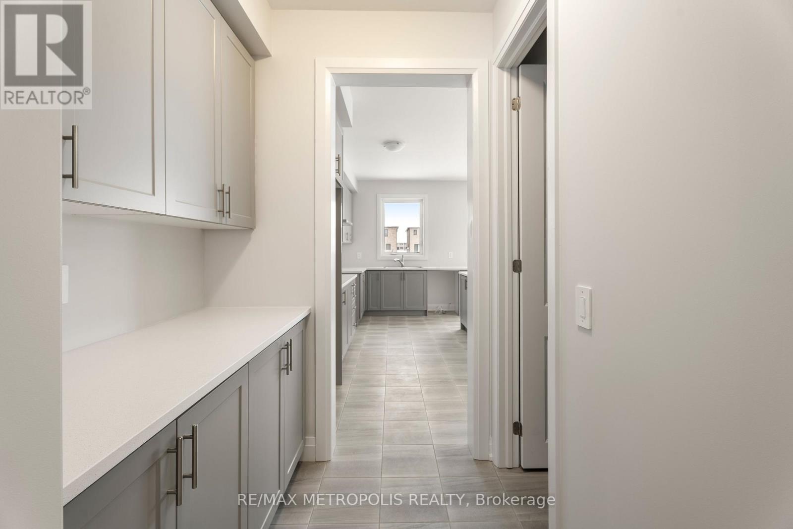 31 Walters Street, Kawartha Lakes (Lindsay), Ontario  K9V 0S2 - Photo 6 - X12766202