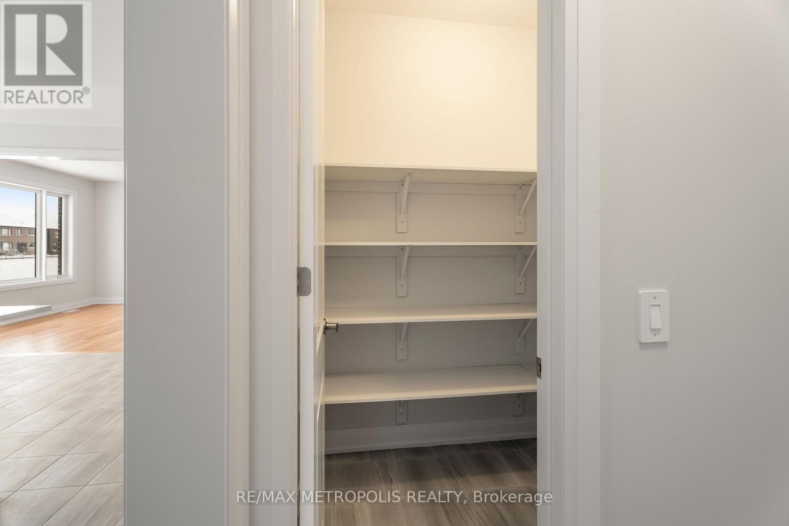 31 Walters Street, Kawartha Lakes (Lindsay), Ontario  K9V 0S2 - Photo 7 - X12766202