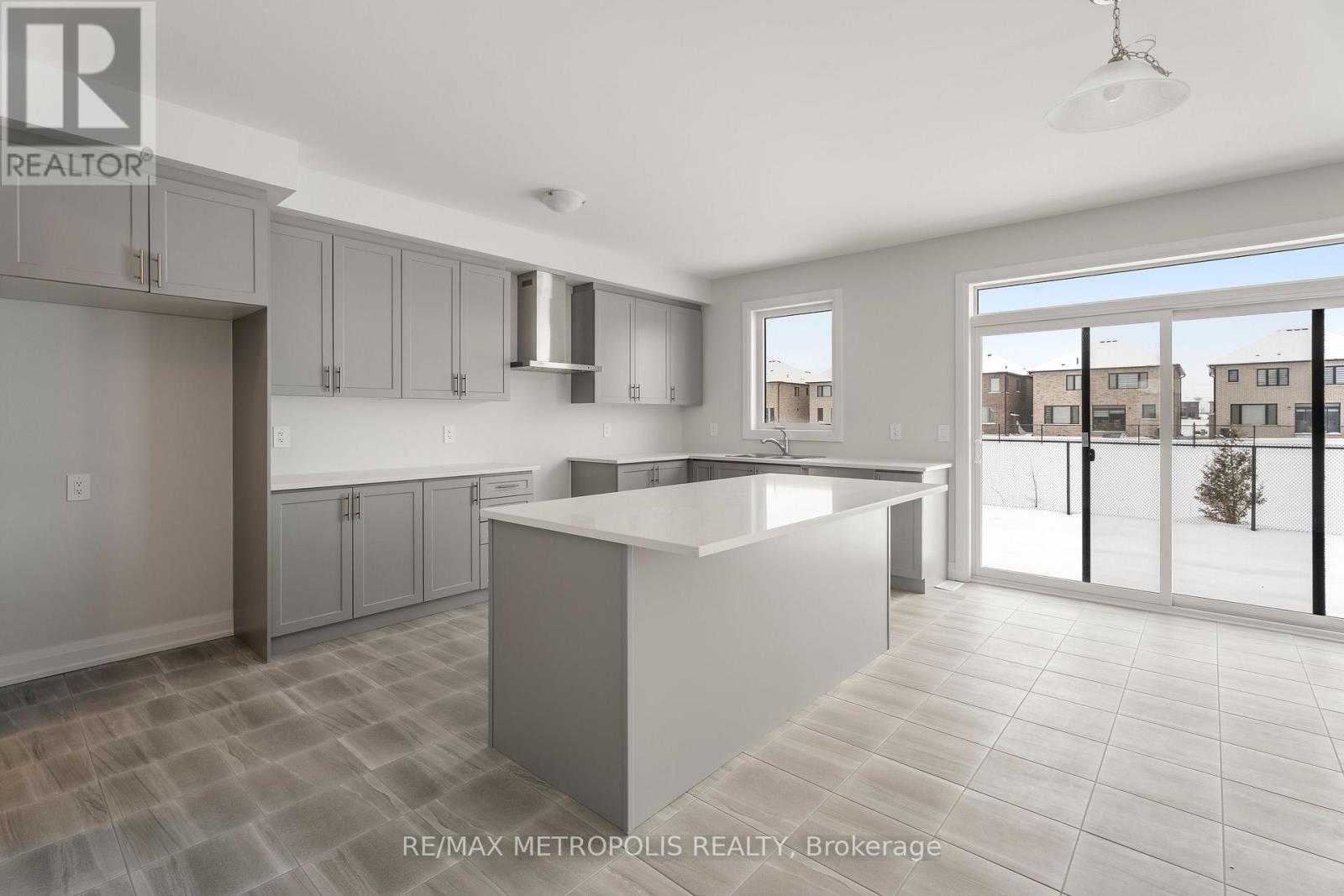 31 Walters Street, Kawartha Lakes (Lindsay), Ontario  K9V 0S2 - Photo 9 - X12766202