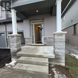 58 Sanderson Drive, Kawartha Lakes (Lindsay), Ontario  K9V 0S8 - Photo 3 - X12766522