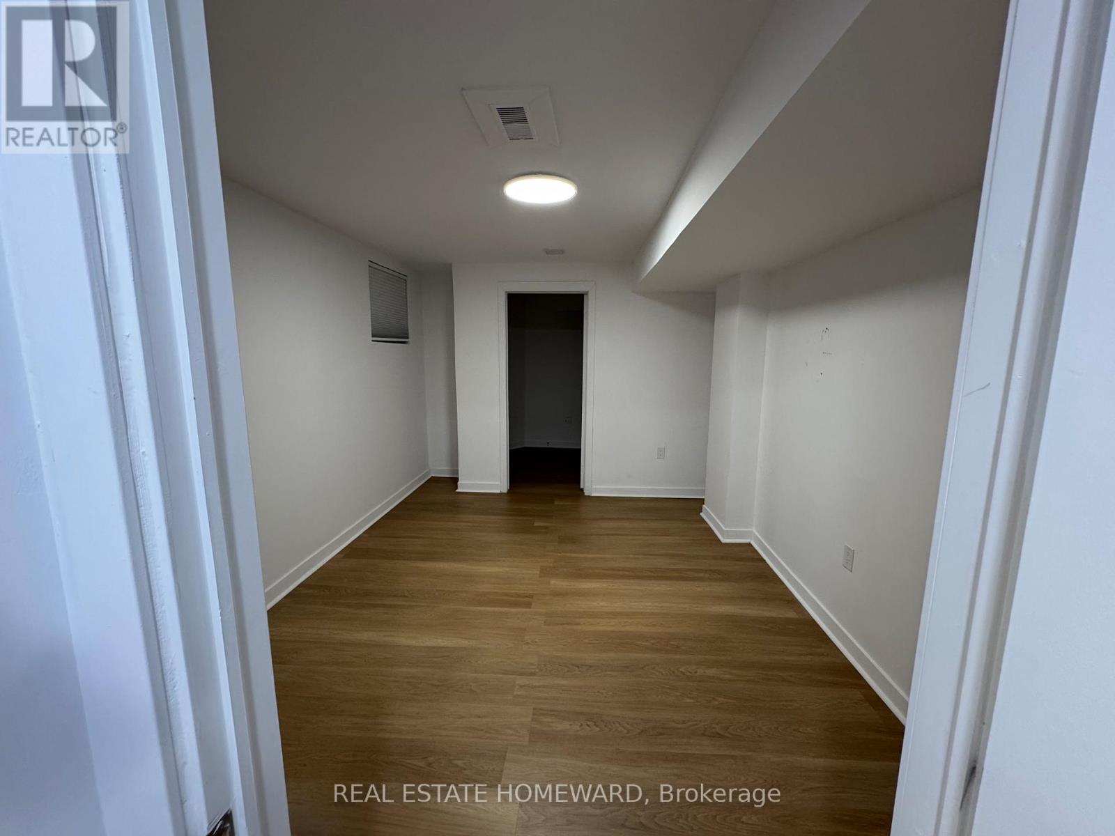 16 Carew Boulevard, Kawartha Lakes (Lindsay), Ontario  K9V 0J3 - Photo 11 - X12766824