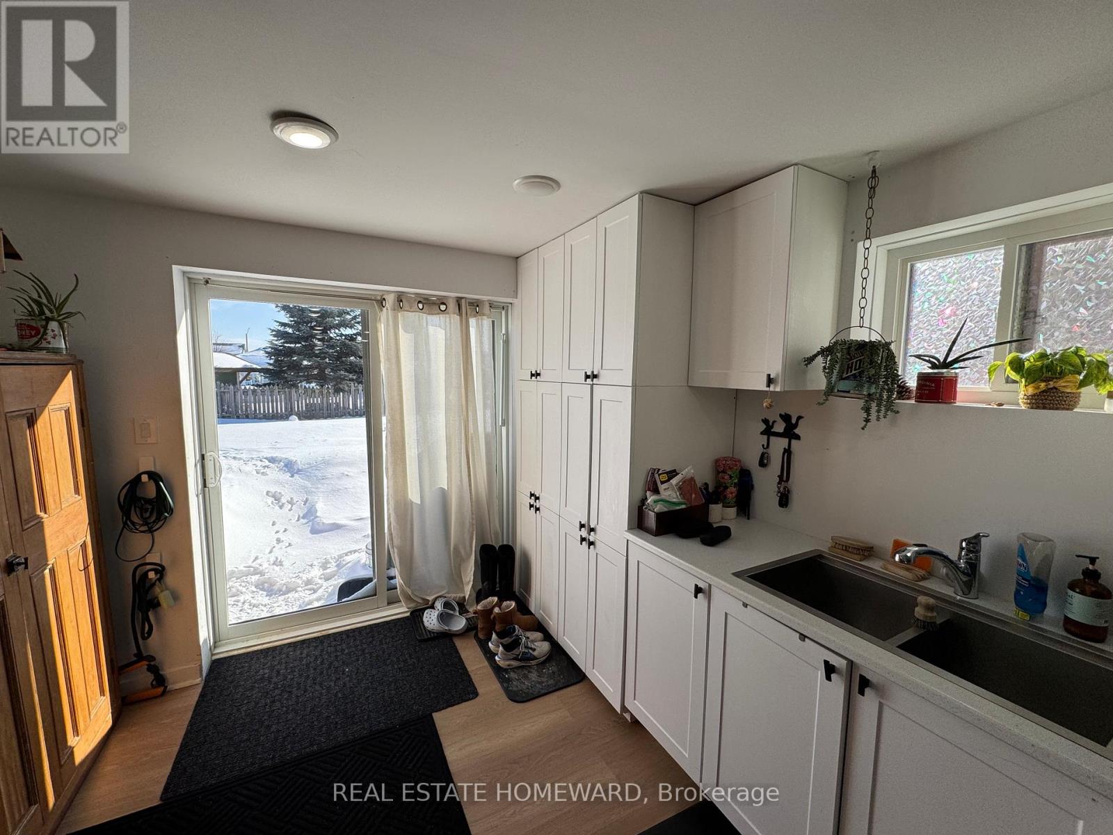 16 Carew Boulevard, Kawartha Lakes (Lindsay), Ontario  K9V 0J3 - Photo 22 - X12766824