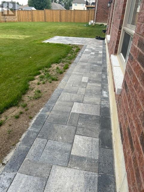 16 Carew Boulevard, Kawartha Lakes (Lindsay), Ontario  K9V 0J3 - Photo 24 - X12766824