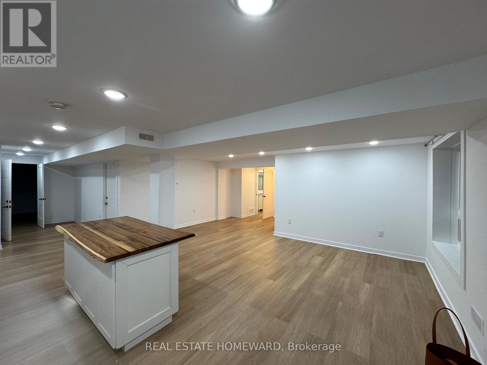 16 Carew Boulevard, Kawartha Lakes (Lindsay), Ontario  K9V 0J3 - Photo 5 - X12766824