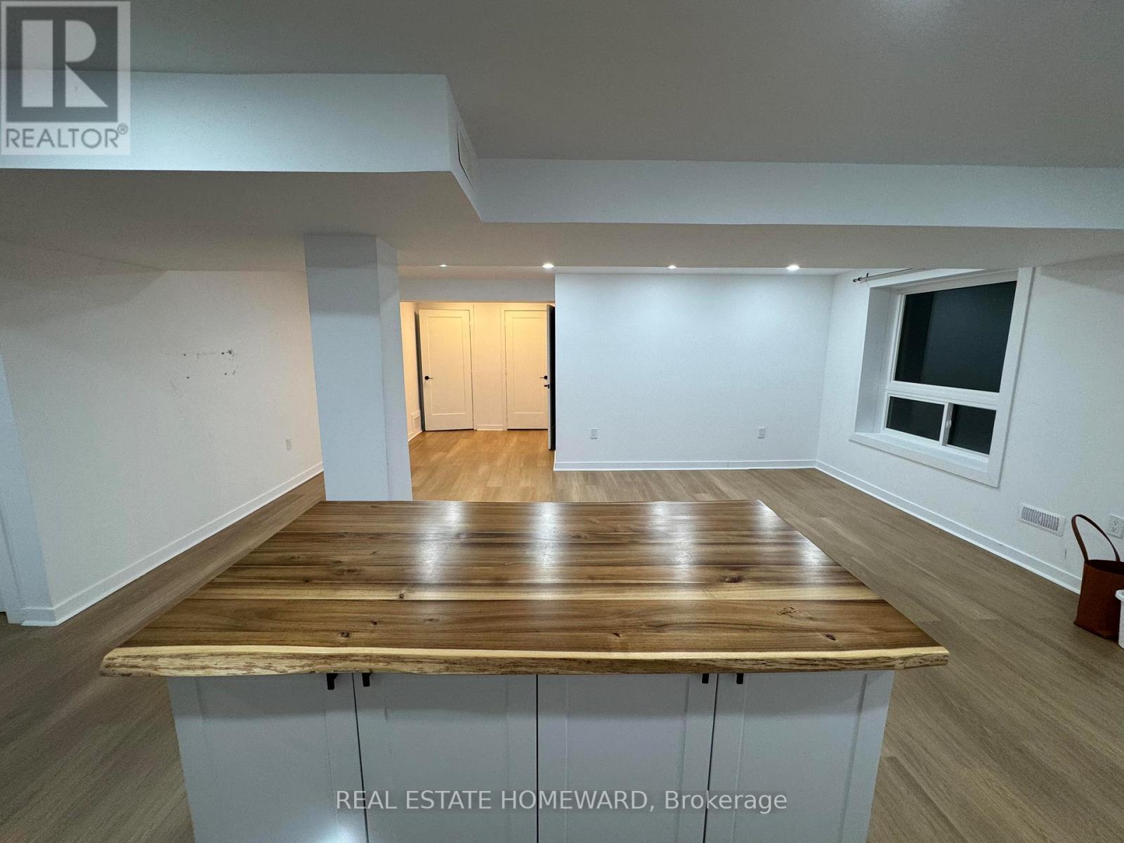 16 Carew Boulevard, Kawartha Lakes (Lindsay), Ontario  K9V 0J3 - Photo 6 - X12766824