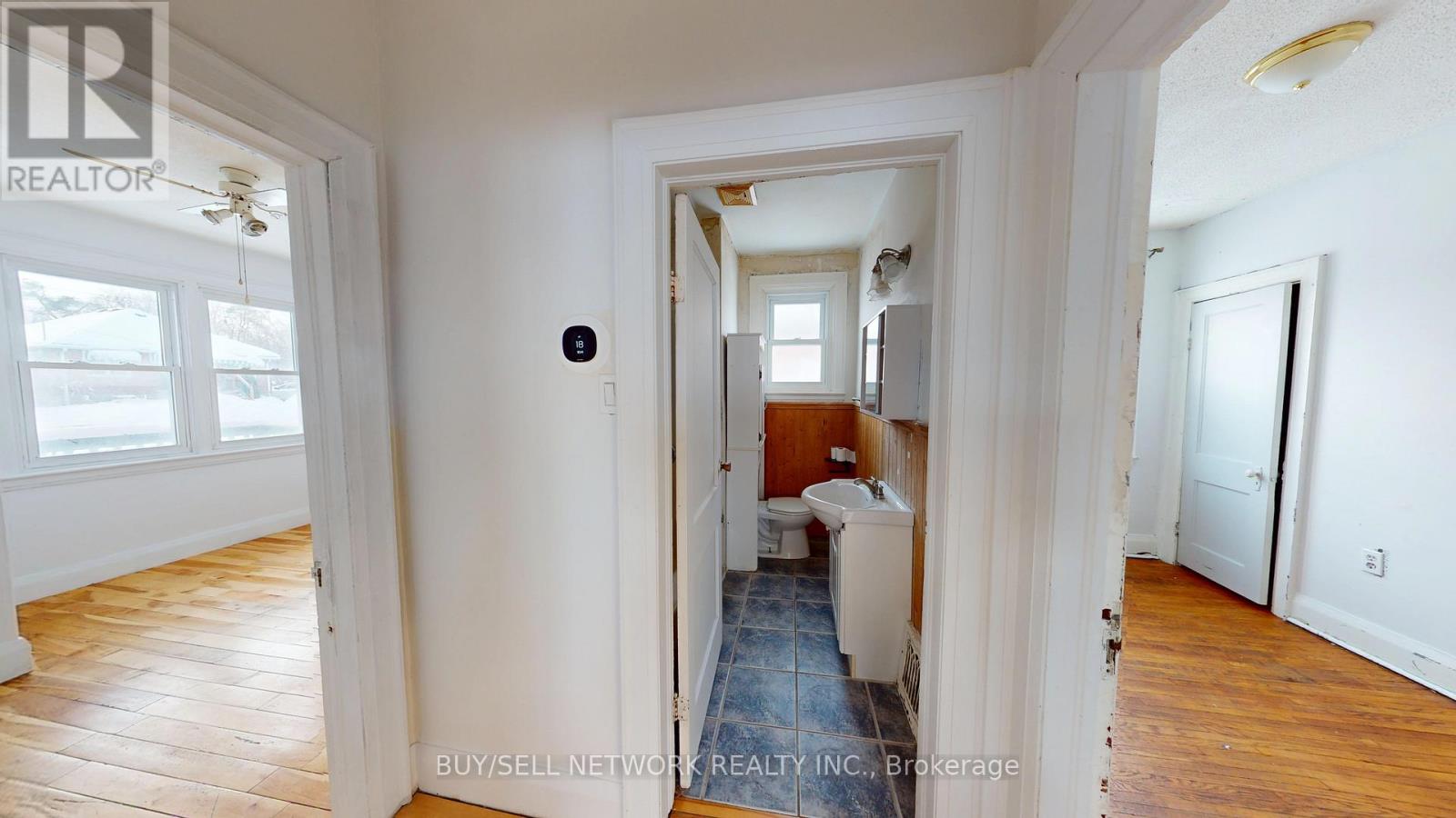 80 Kent Street, Peterborough (Town Ward 3), Ontario  K9J 5B3 - Photo 8 - X12766944