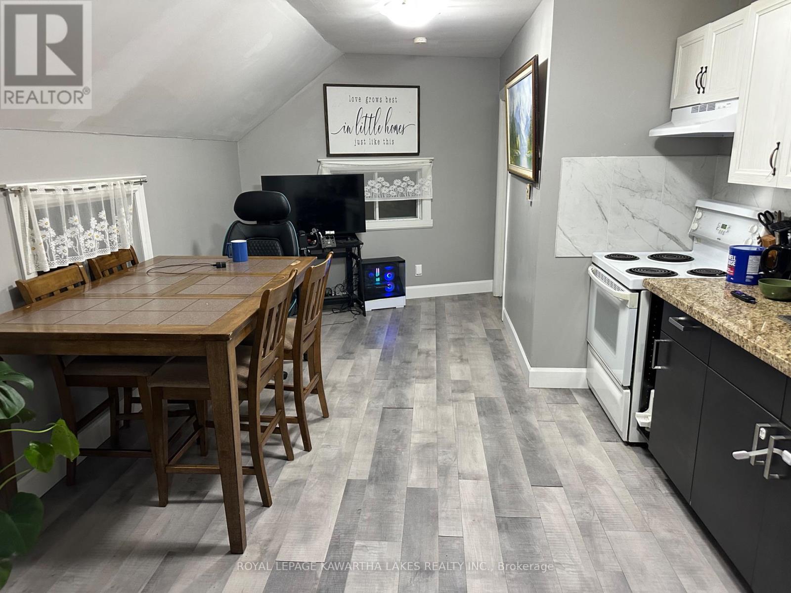 189 Park Street N, Peterborough (Town Ward 3), Ontario  K9J 3P5 - Photo 5 - X12767138