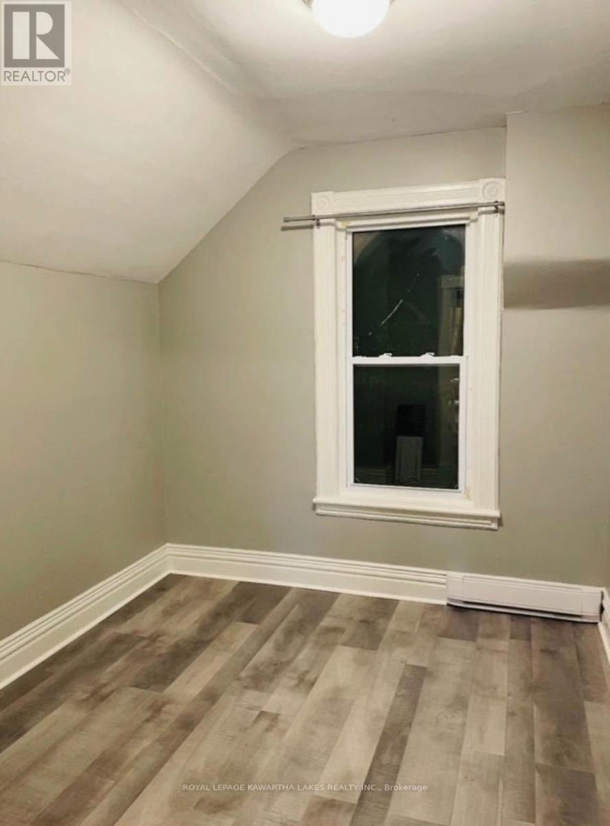 189 Park Street N, Peterborough (Town Ward 3), Ontario  K9J 3P5 - Photo 8 - X12767138