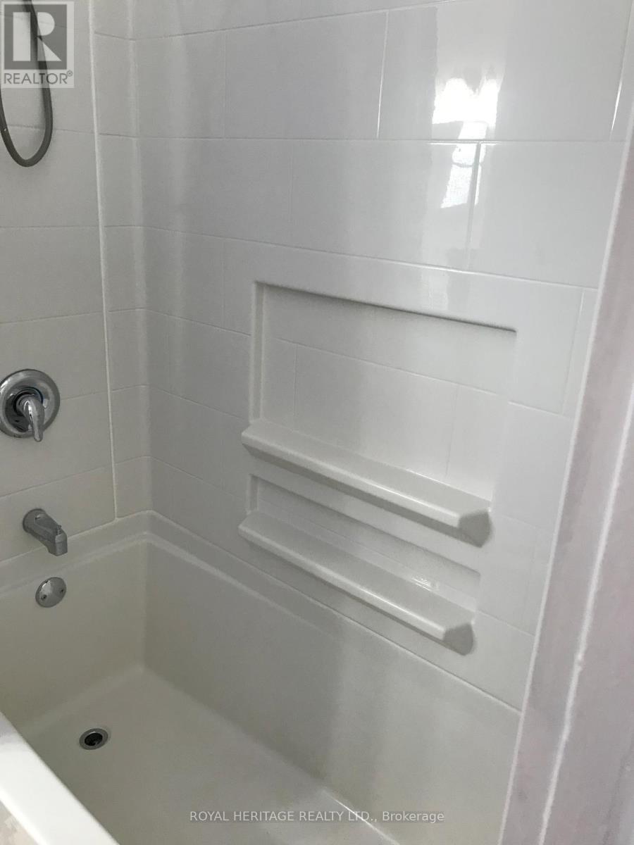 Upper - 900 Ellesmere Avenue, Peterborough (Northcrest Ward 5), Ontario  K9H 7A7 - Photo 17 - X12767154