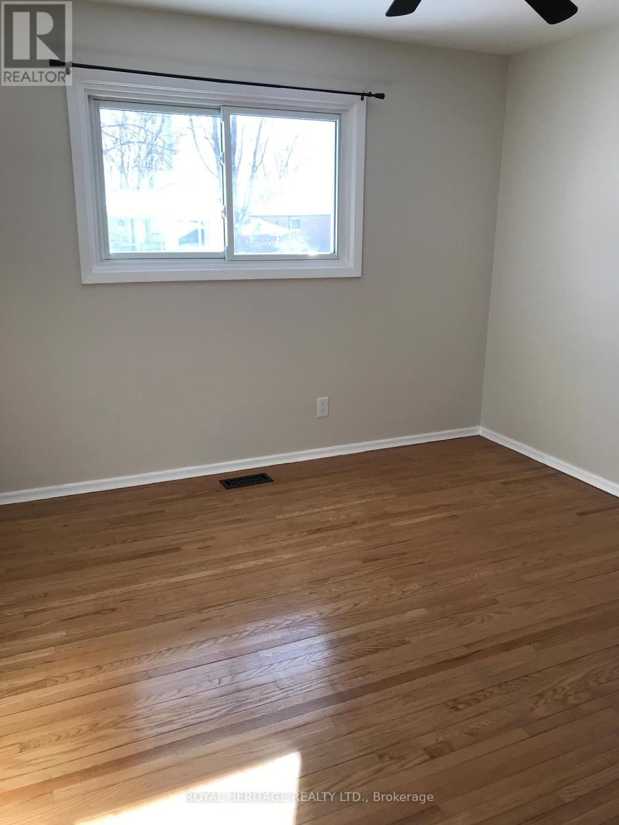 Upper - 900 Ellesmere Avenue, Peterborough (Northcrest Ward 5), Ontario  K9H 7A7 - Photo 18 - X12767154