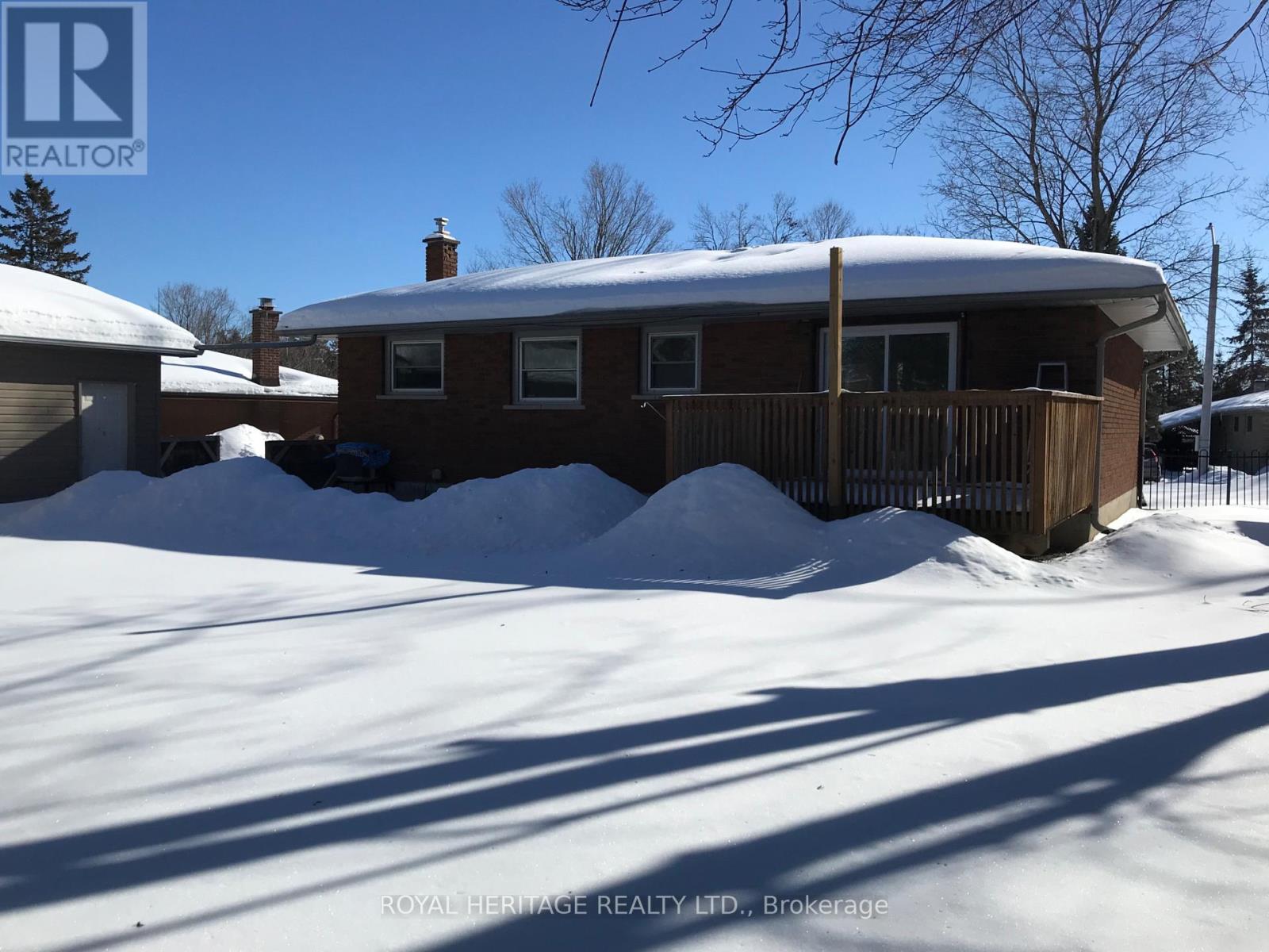 Upper - 900 Ellesmere Avenue, Peterborough (Northcrest Ward 5), Ontario  K9H 7A7 - Photo 4 - X12767154
