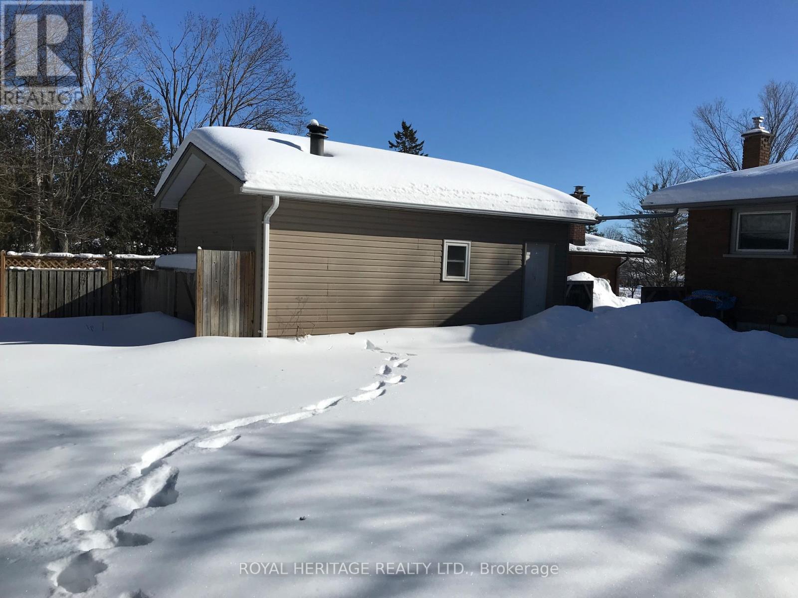 Upper - 900 Ellesmere Avenue, Peterborough (Northcrest Ward 5), Ontario  K9H 7A7 - Photo 7 - X12767154