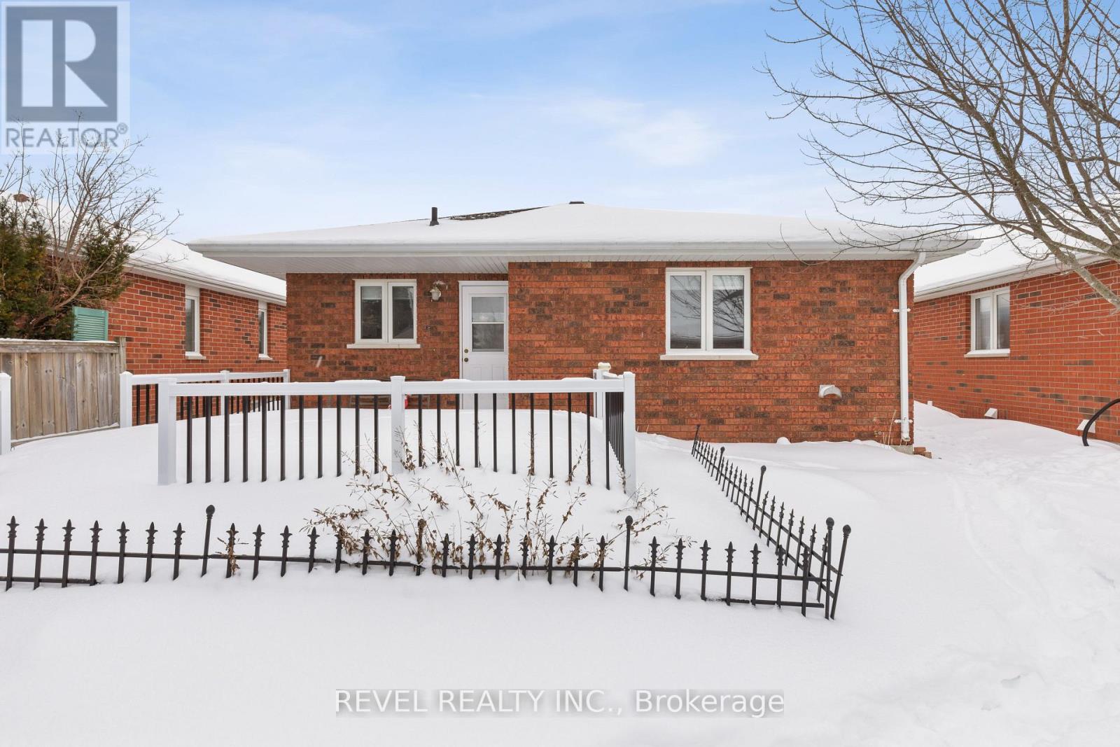 332 Mary Street W, Kawartha Lakes (Lindsay), Ontario  K9V 5X5 - Photo 39 - X12767396