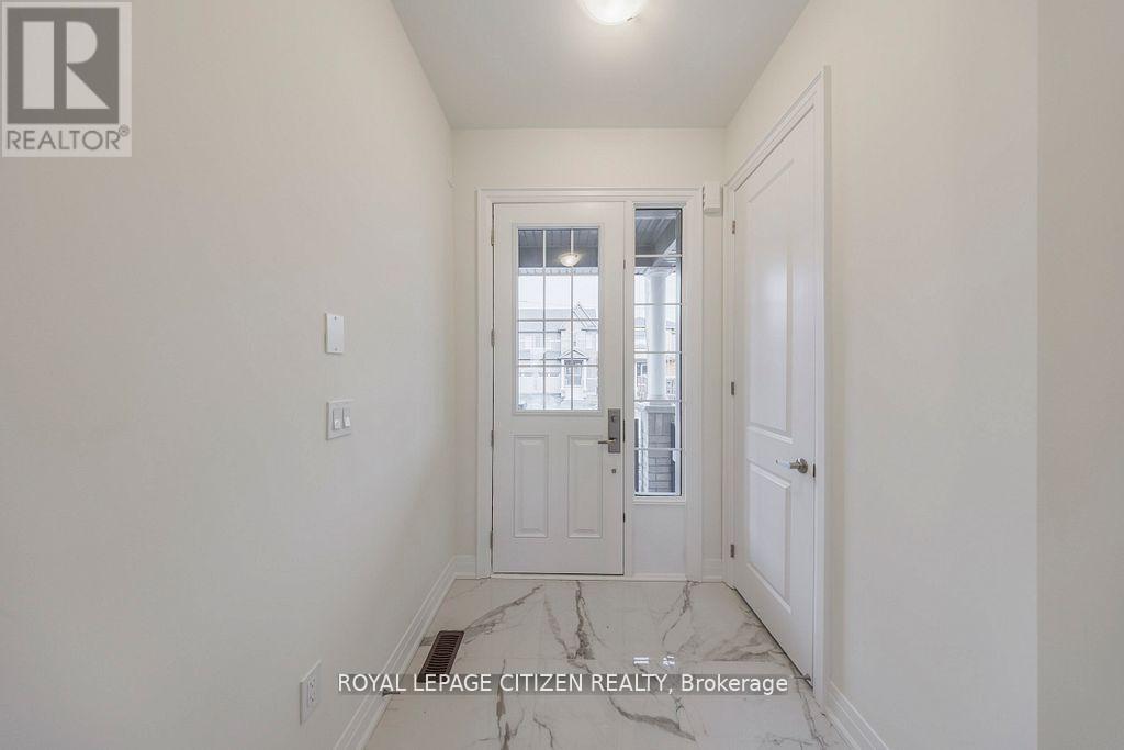 26 Wesley Brooks Street, Clarington (Newcastle), Ontario  L1B 0W4 - Photo 2 - E12767560