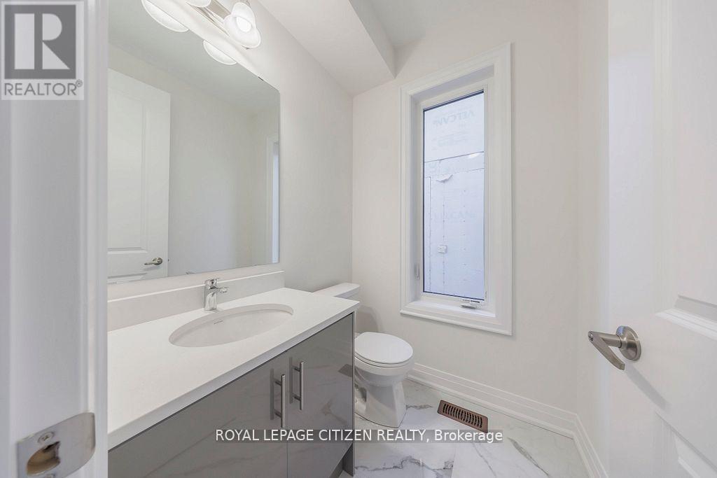 26 Wesley Brooks Street, Clarington (Newcastle), Ontario  L1B 0W4 - Photo 4 - E12767560