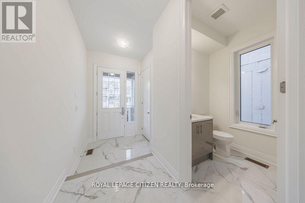 26 Wesley Brooks Street, Clarington (Newcastle), Ontario  L1B 0W4 - Photo 5 - E12767560