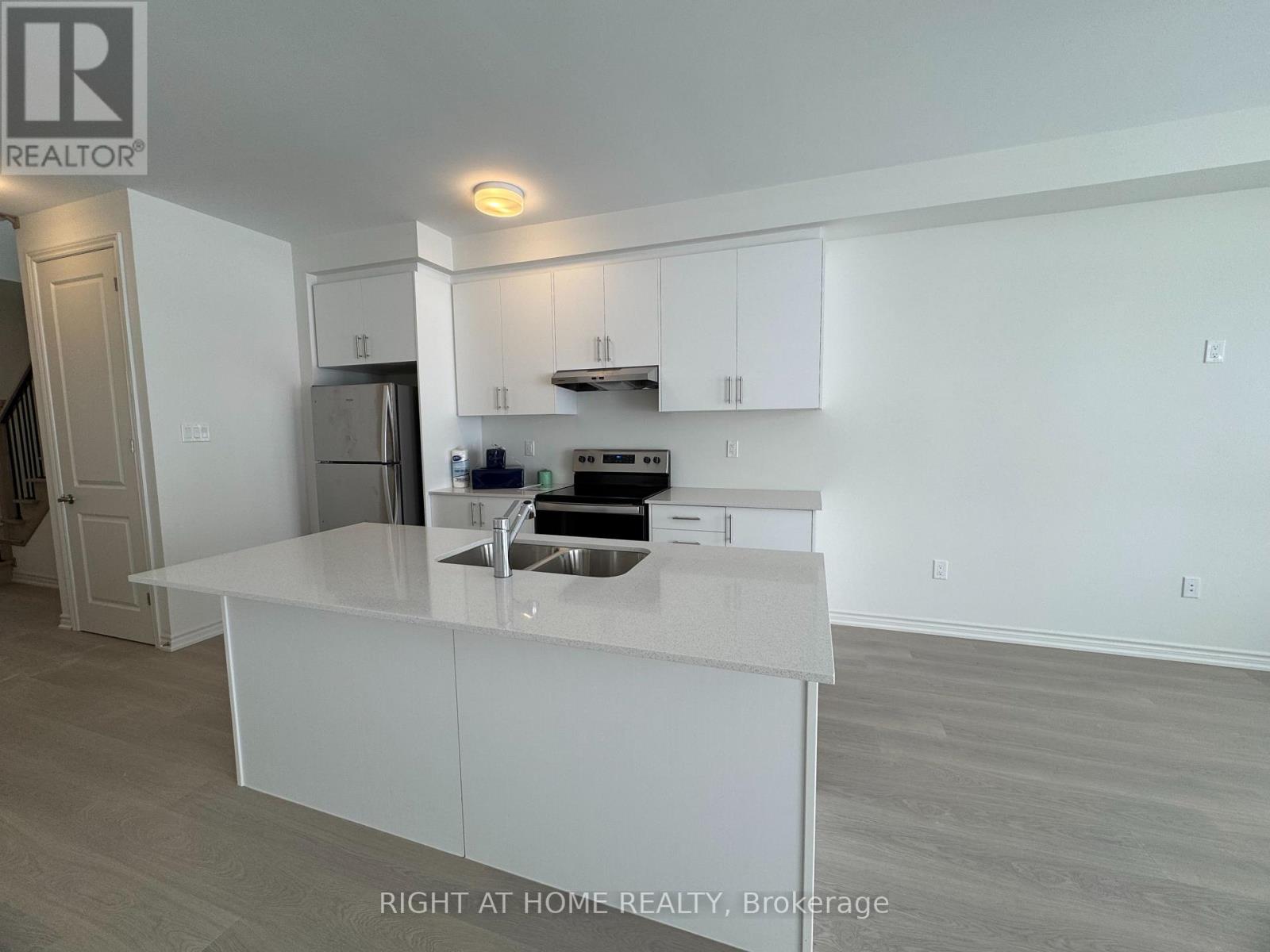 68 Sanderson Drive, Kawartha Lakes (Lindsay), Ontario  K9V 0S8 - Photo 14 - X12769522