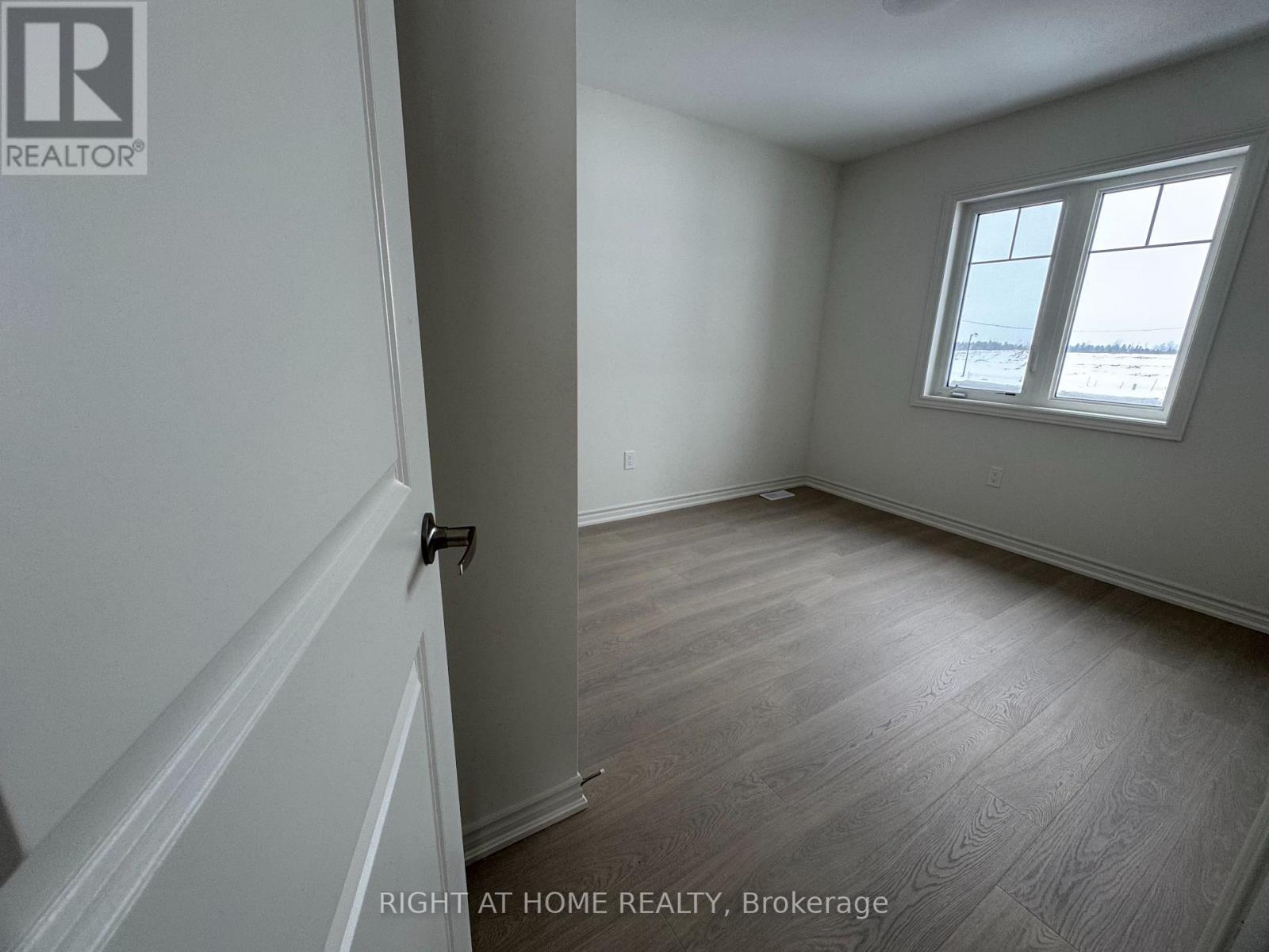 68 Sanderson Drive, Kawartha Lakes (Lindsay), Ontario  K9V 0S8 - Photo 34 - X12769522