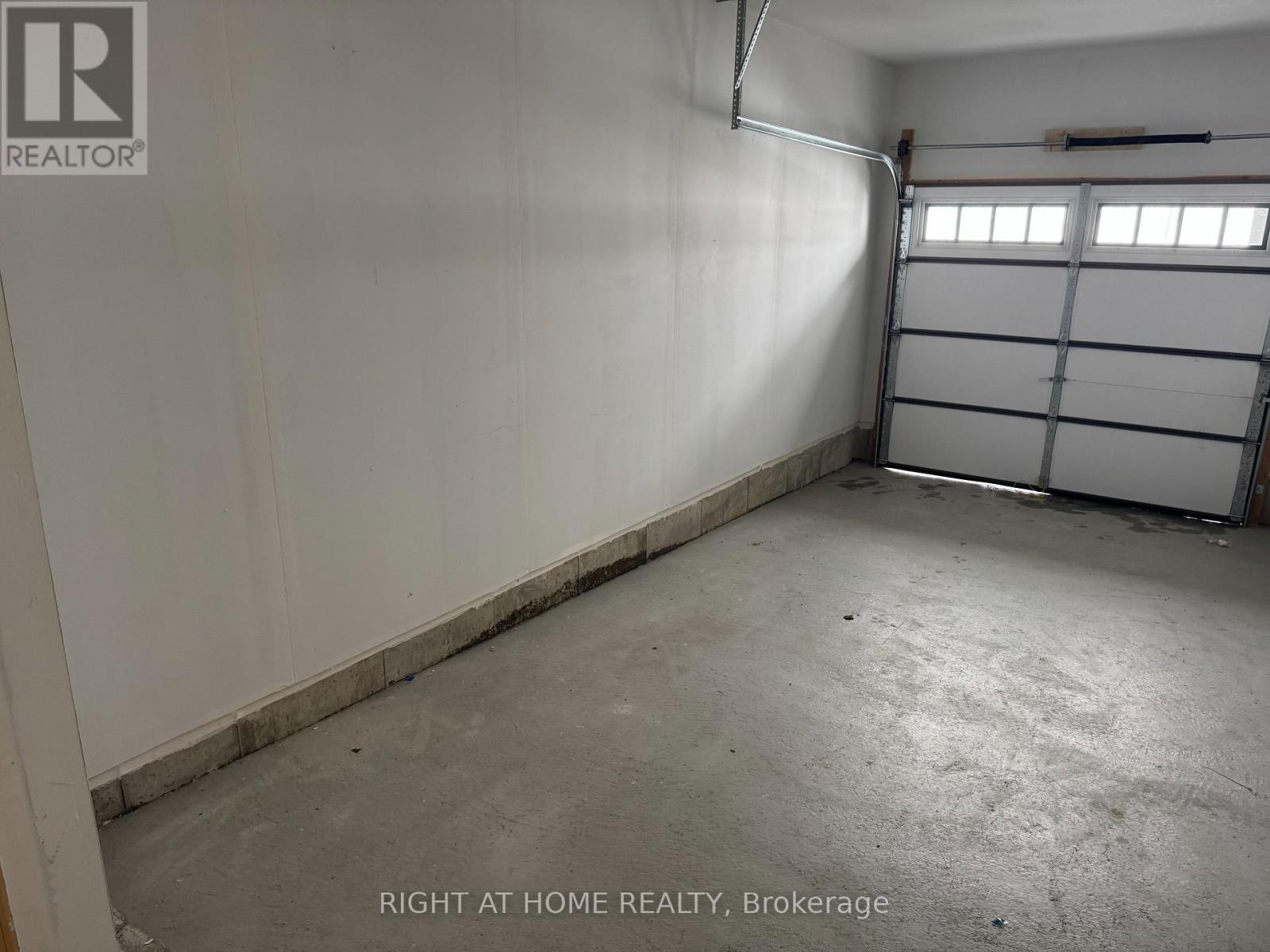 68 Sanderson Drive, Kawartha Lakes (Lindsay), Ontario  K9V 0S8 - Photo 39 - X12769522