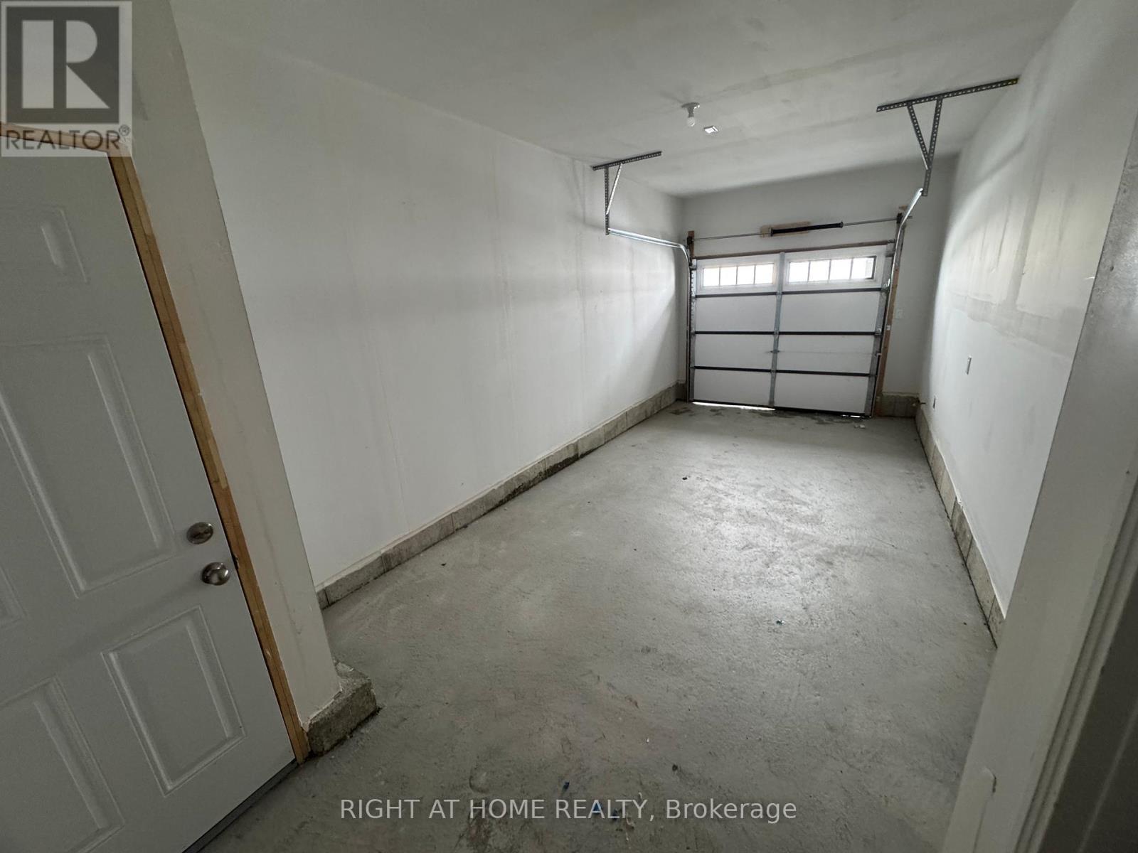 68 Sanderson Drive, Kawartha Lakes (Lindsay), Ontario  K9V 0S8 - Photo 43 - X12769522