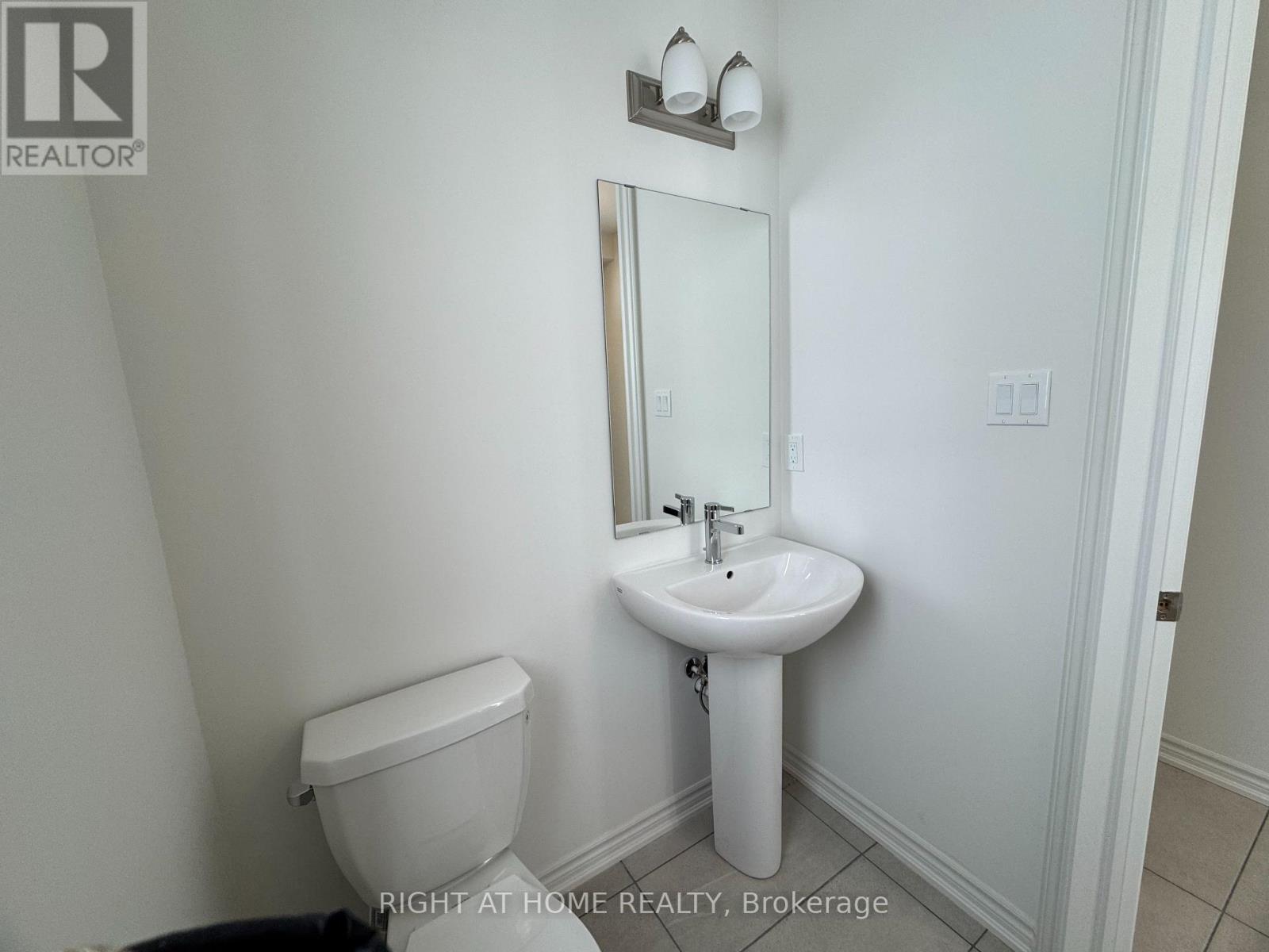 68 Sanderson Drive, Kawartha Lakes (Lindsay), Ontario  K9V 0S8 - Photo 5 - X12769522